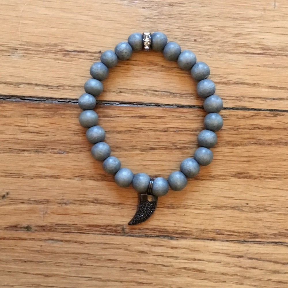 CLEARANCE 🫶 Shop Gift Ideas For Family and Friends - Picture 3 of 5